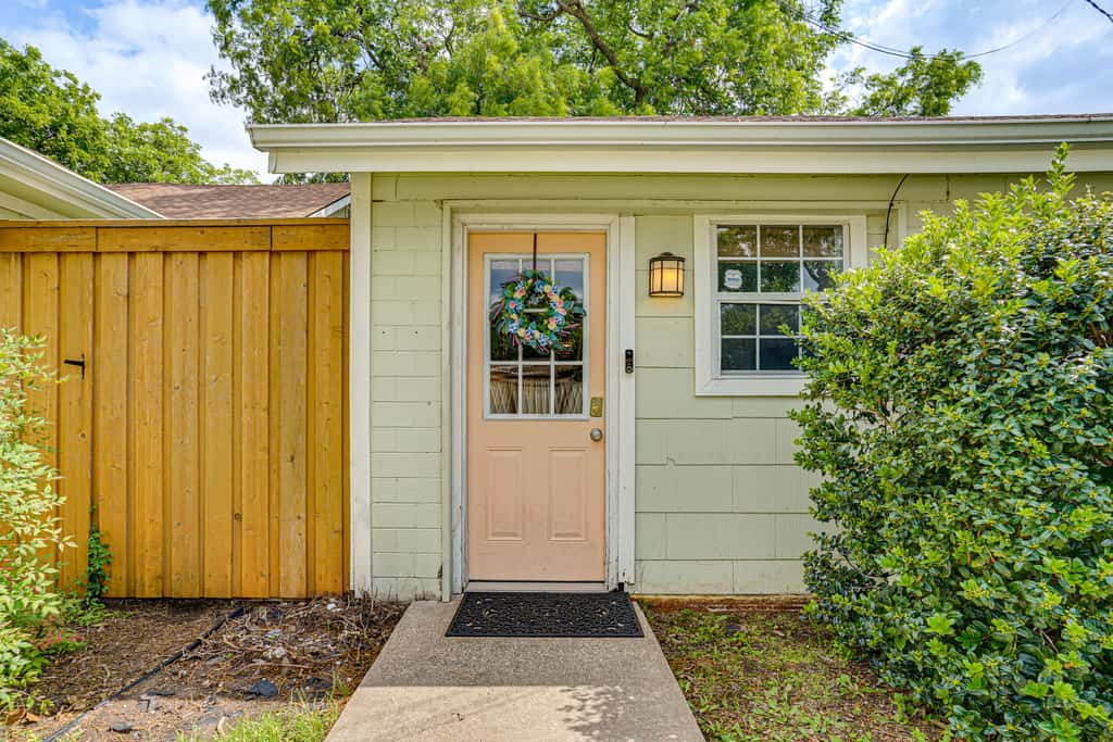 5 Mi to Will Rogers Center! Private Oasis w/ Grill