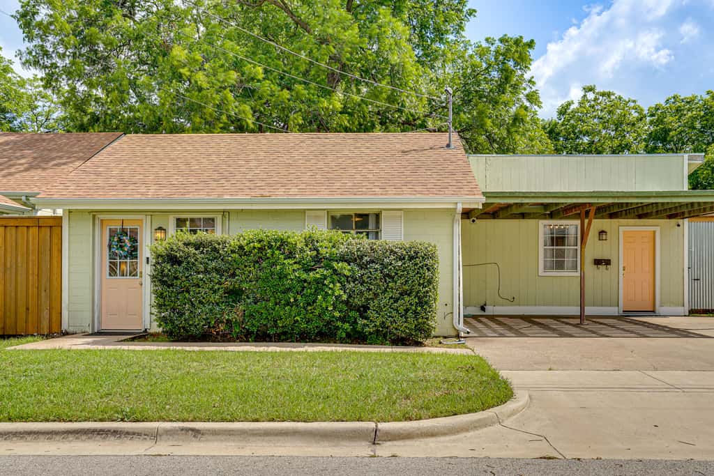 5 Mi to Will Rogers Center! Private Oasis w/ Grill