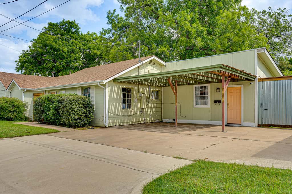 5 Mi to Will Rogers Center! Private Oasis w/ Grill