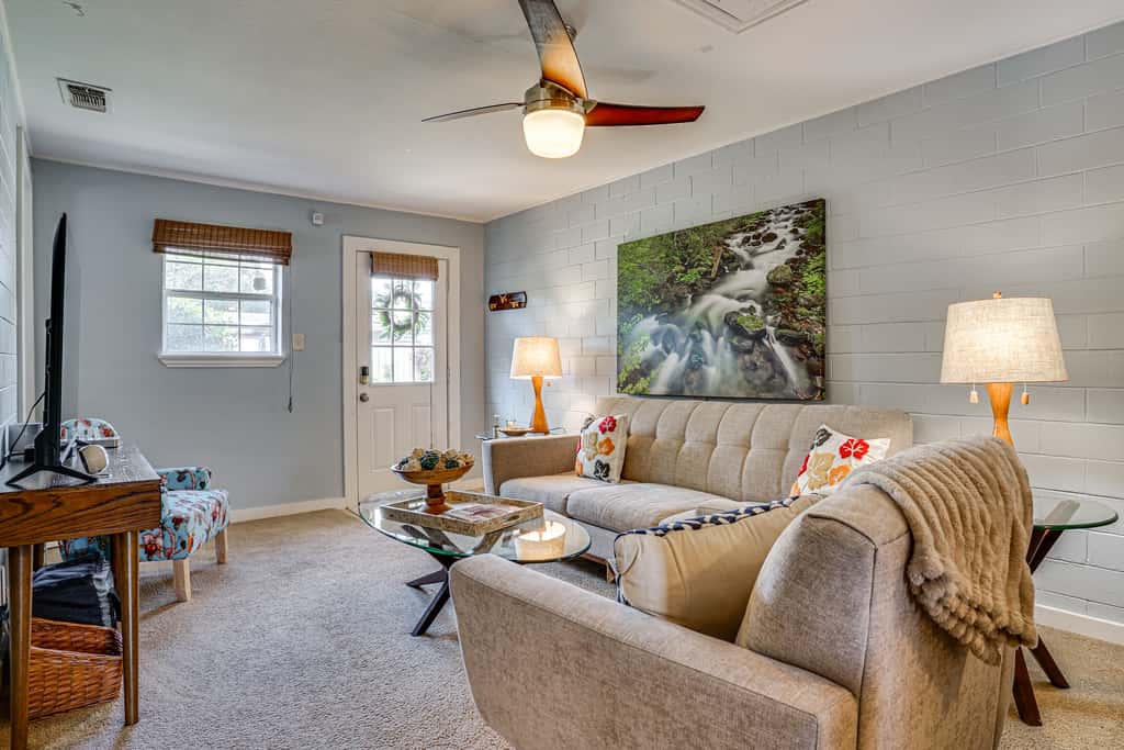 5 Mi to Will Rogers Center! Private Oasis w/ Grill