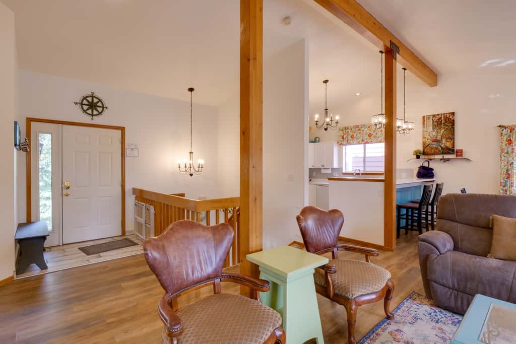 8 Mi to Copper Mtn: Dtwn Frisco Retreat w/ Deck!