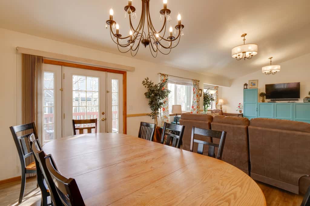 8 Mi to Copper Mtn: Dtwn Frisco Retreat w/ Deck!