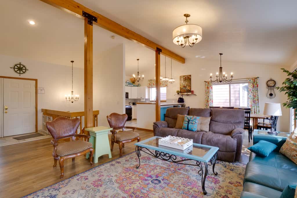 8 Mi to Copper Mtn: Dtwn Frisco Retreat w/ Deck!