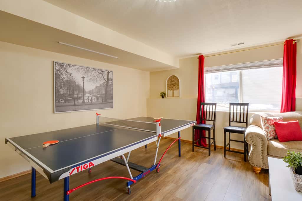 8 Mi to Copper Mtn: Dtwn Frisco Retreat w/ Deck!