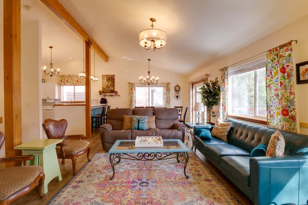 8 Mi to Copper Mtn: Dtwn Frisco Retreat w/ Deck!