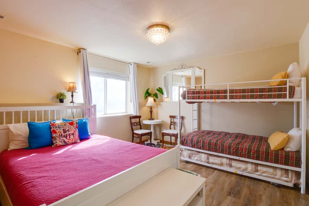 8 Mi to Copper Mtn: Dtwn Frisco Retreat w/ Deck!