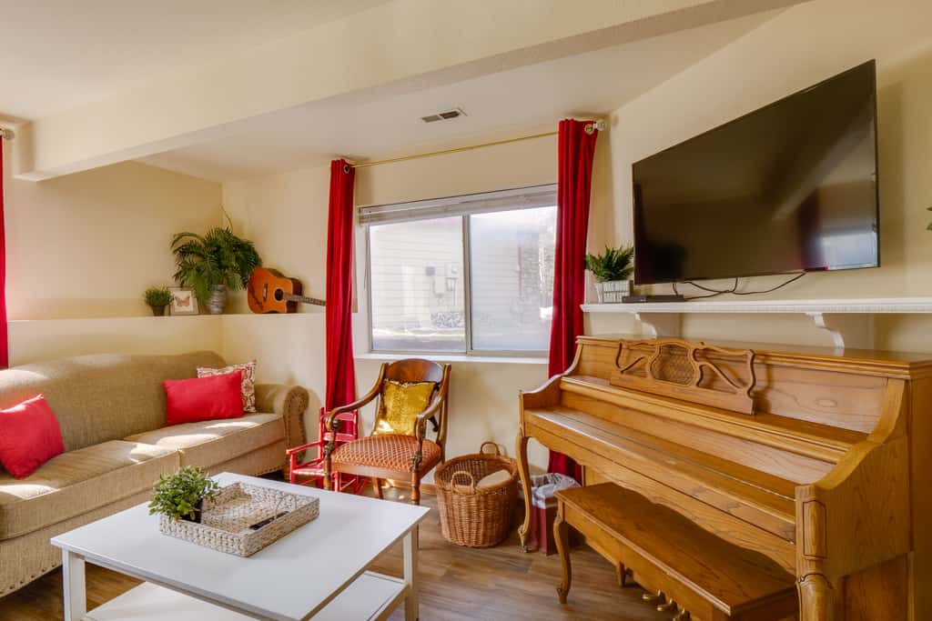 8 Mi to Copper Mtn: Dtwn Frisco Retreat w/ Deck!