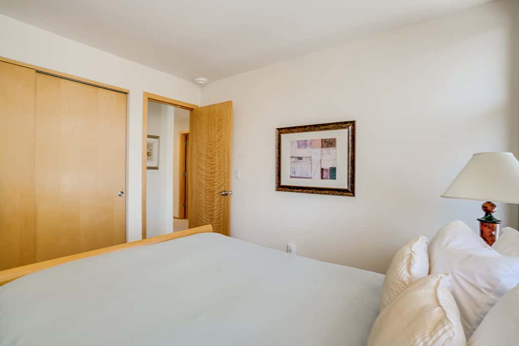 Mtn-View Deck, Workspace! Walkable Frisco Condo