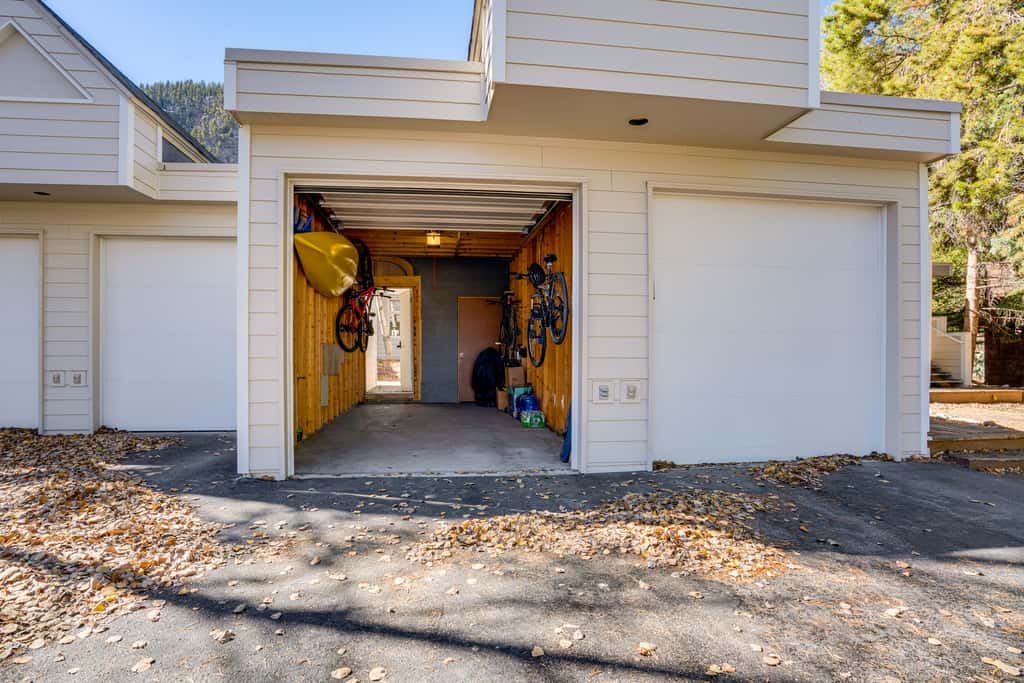 Mtn-View Deck, Workspace! Walkable Frisco Condo
