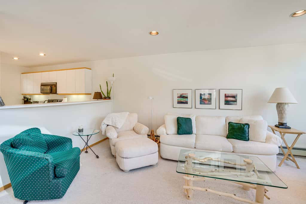 Mtn-View Deck, Workspace! Walkable Frisco Condo