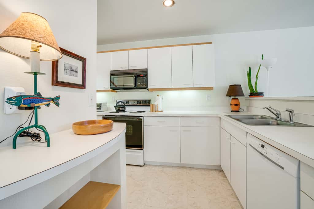 Mtn-View Deck, Workspace! Walkable Frisco Condo