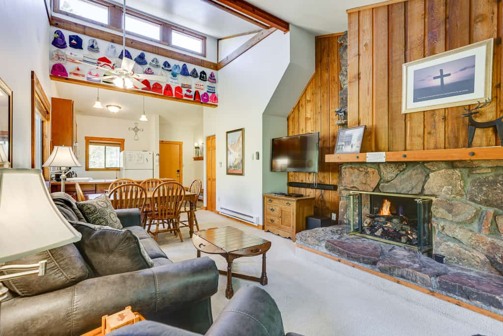 Walk to Shops & Dining! Winter Park Condo w/ Pool