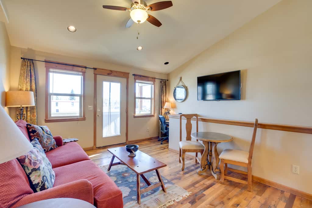 3 Blocks to Main St: Cozy Gunnison Retreat!