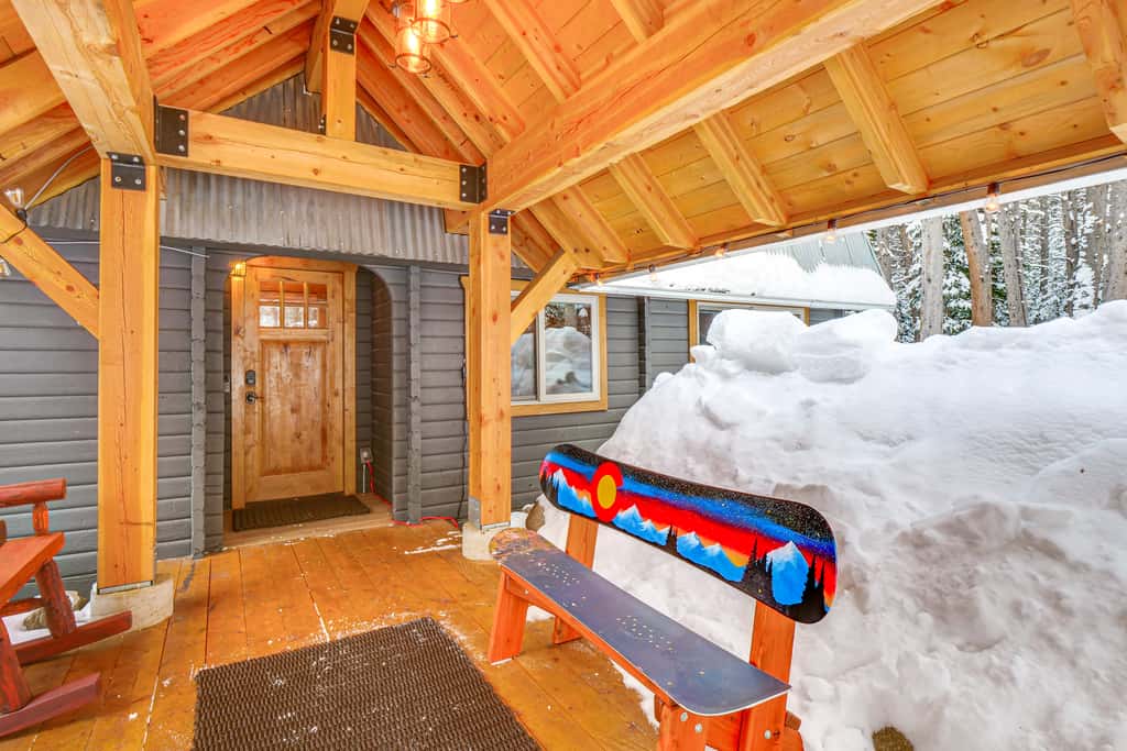 5 Mi to Breckenridge Ski Resort: Cozy Wood Cabin!
