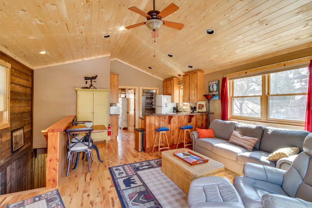 Cozy Ouray Hideaway: Mountain Views, Steps to Main