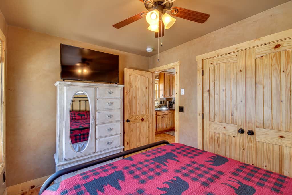 Cozy Ouray Hideaway: Mountain Views, Steps to Main