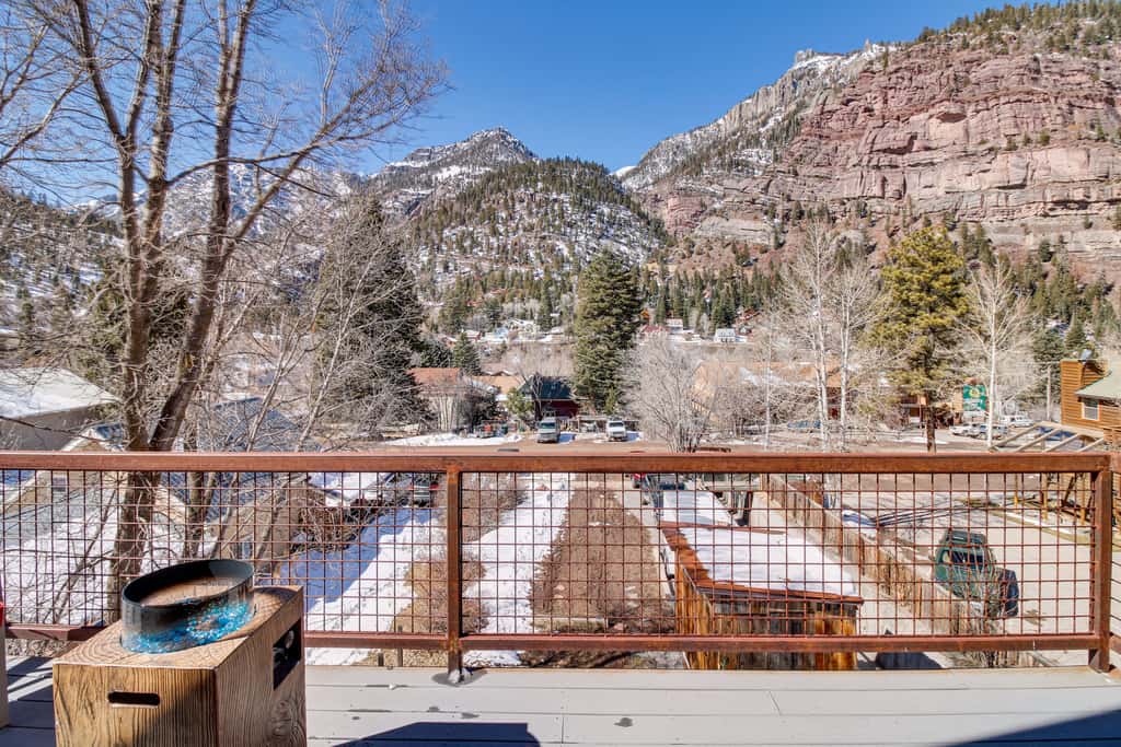 Cozy Ouray Hideaway: Mountain Views, Steps to Main