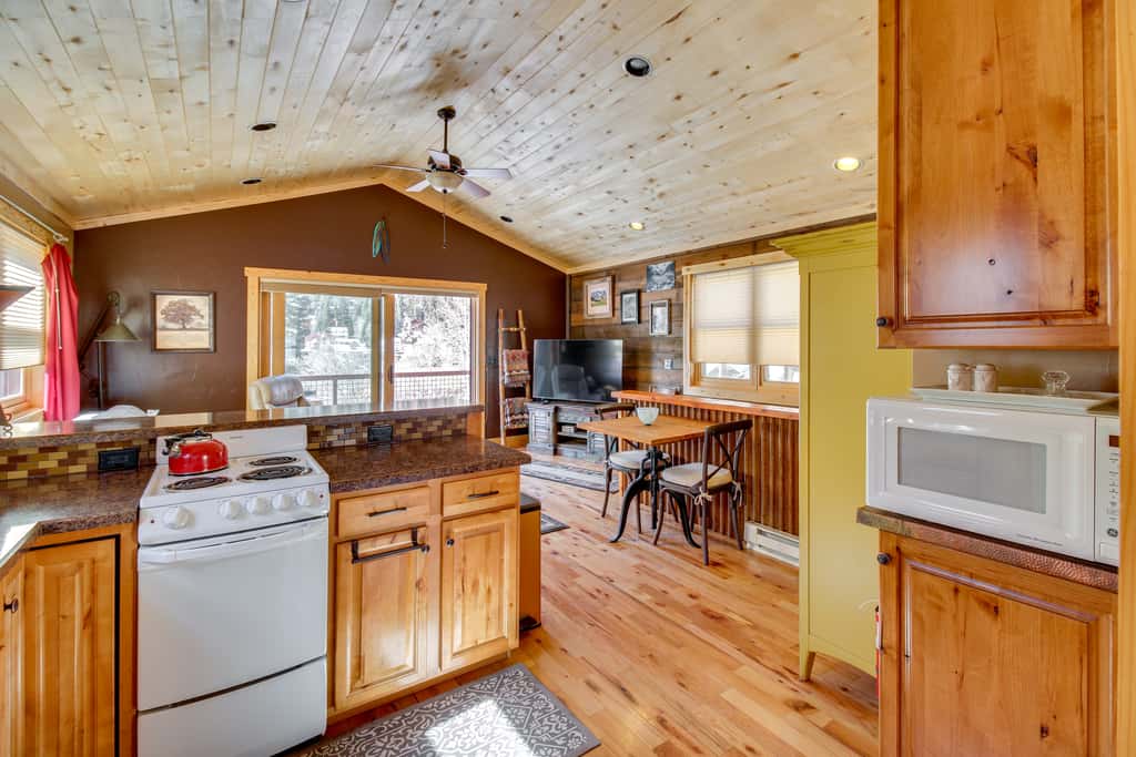 Cozy Ouray Hideaway: Mountain Views, Steps to Main