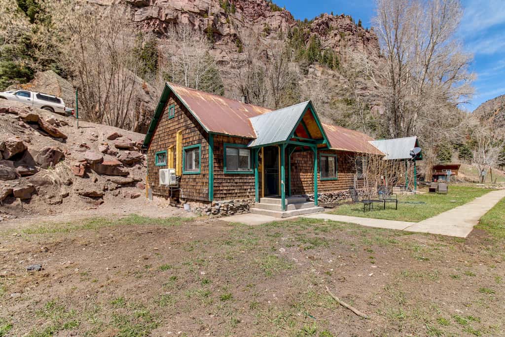 Downtown Ouray Apt w/ River & Mountain Views!
