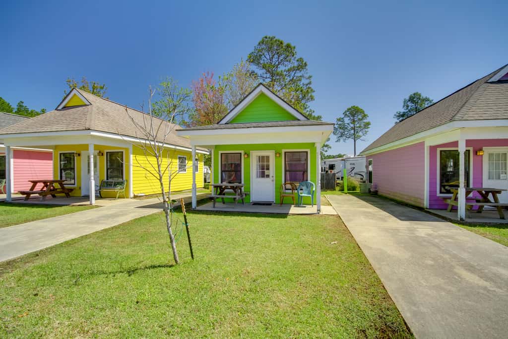Charming Biloxi Studio w/ Community Pool & Lake!