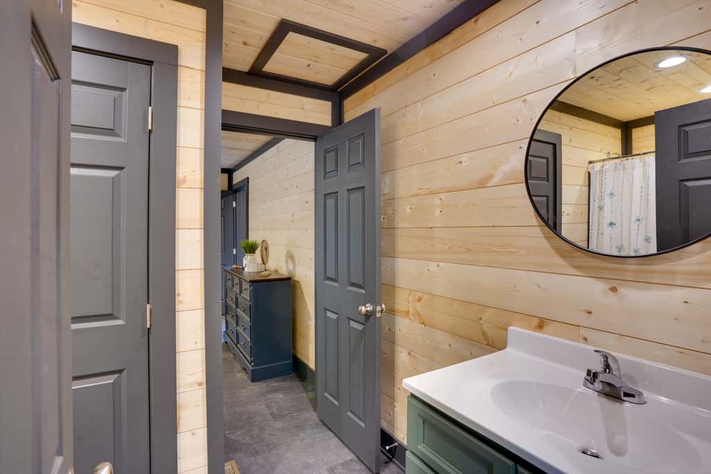Walk to Kentucky Lake! Pet-Friendly Murray Duplex