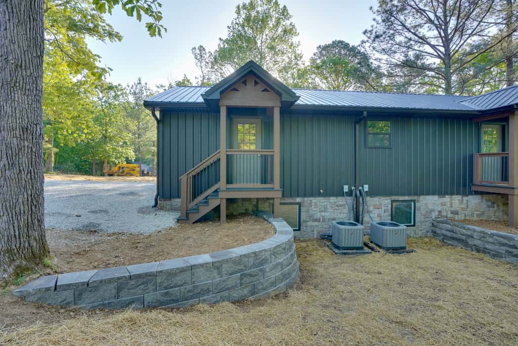Walk to Kentucky Lake! Pet-Friendly Murray Duplex
