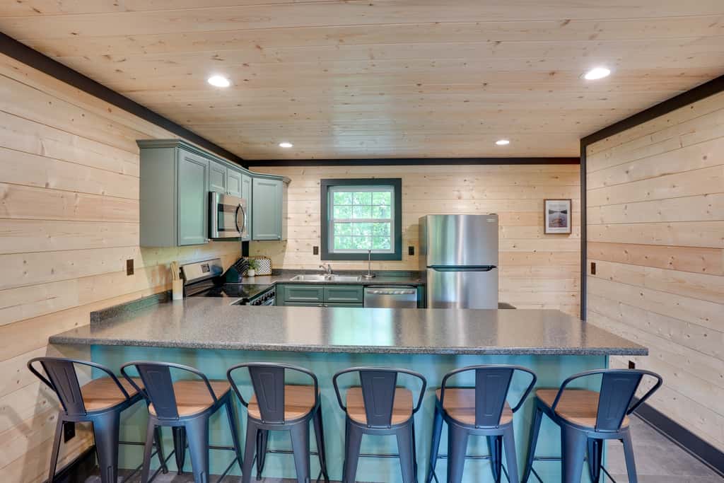Walk to Kentucky Lake! Pet-Friendly Murray Duplex