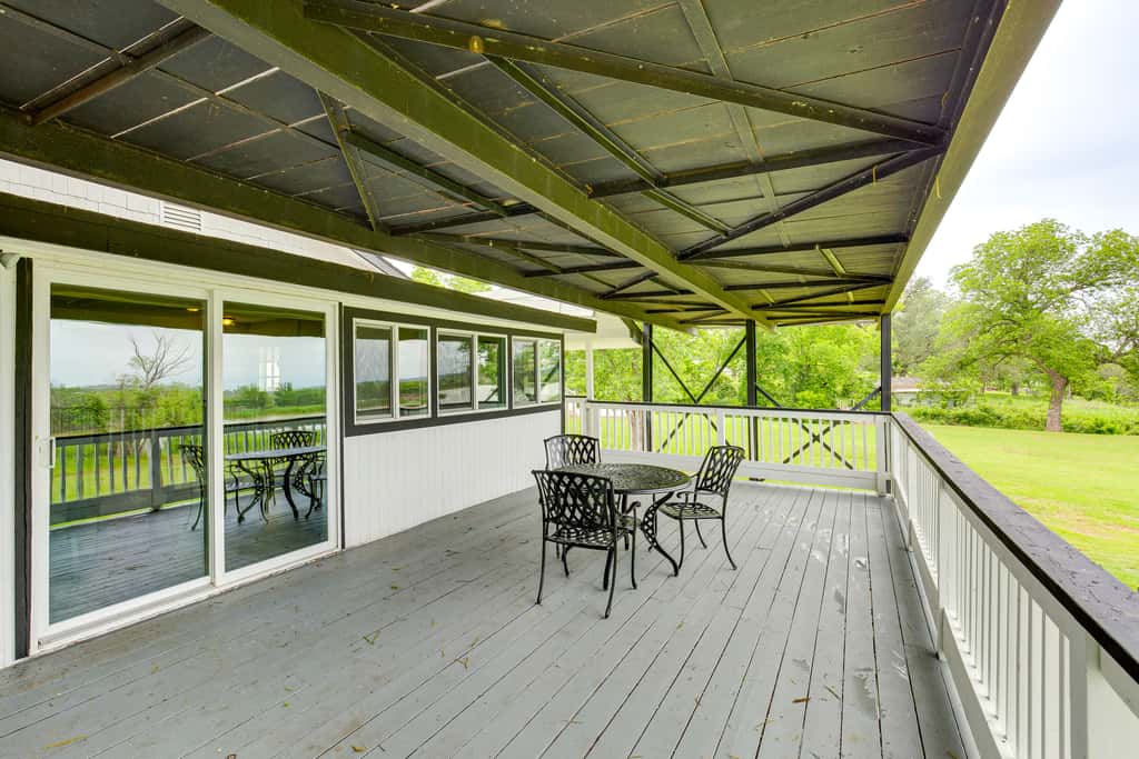 Granbury Home w/ Lake Views ~ 6 Mi to Boat Launch!