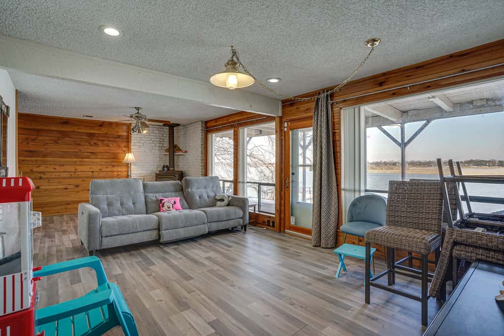 5 Mi to Granbury Square: Waterfront Escape w/ Dock