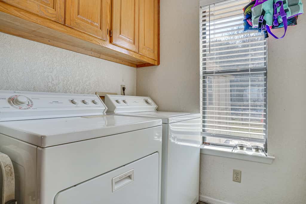 5 Mi to Granbury Square: Waterfront Escape w/ Dock