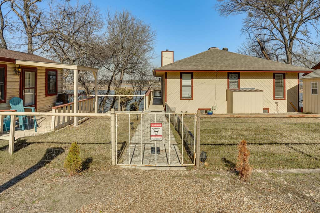 5 Mi to Granbury Square: Waterfront Escape w/ Dock