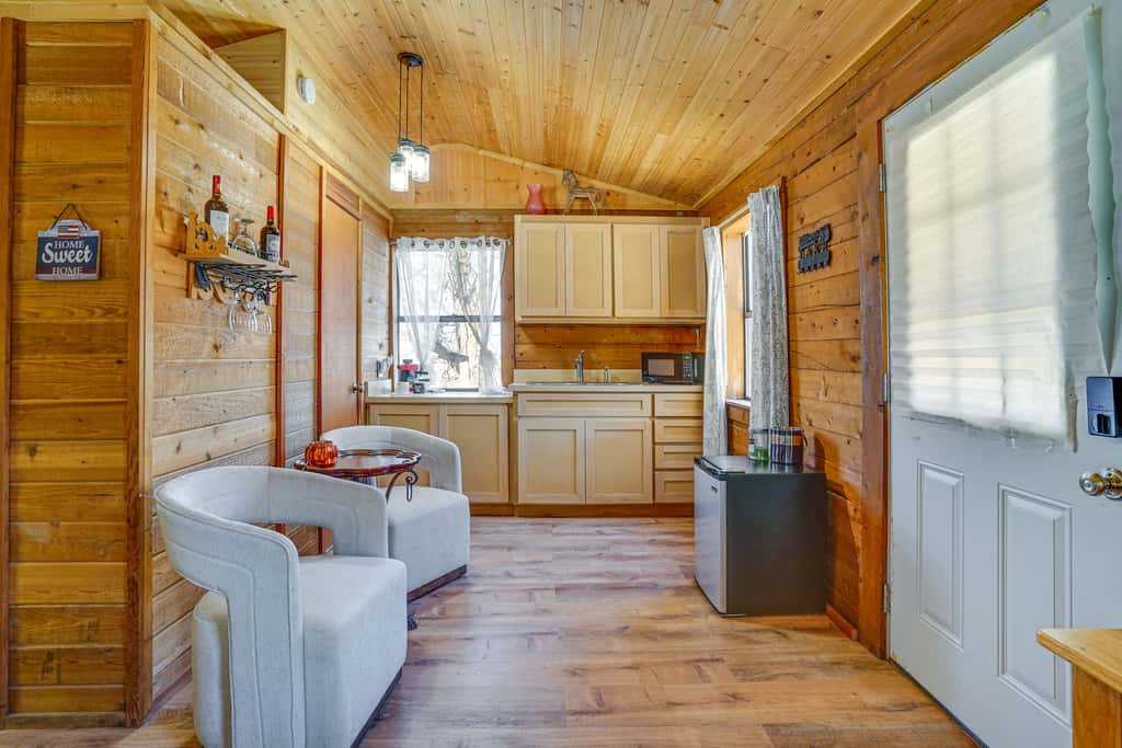 5 Mi to Granbury Square: Waterfront Escape w/ Dock