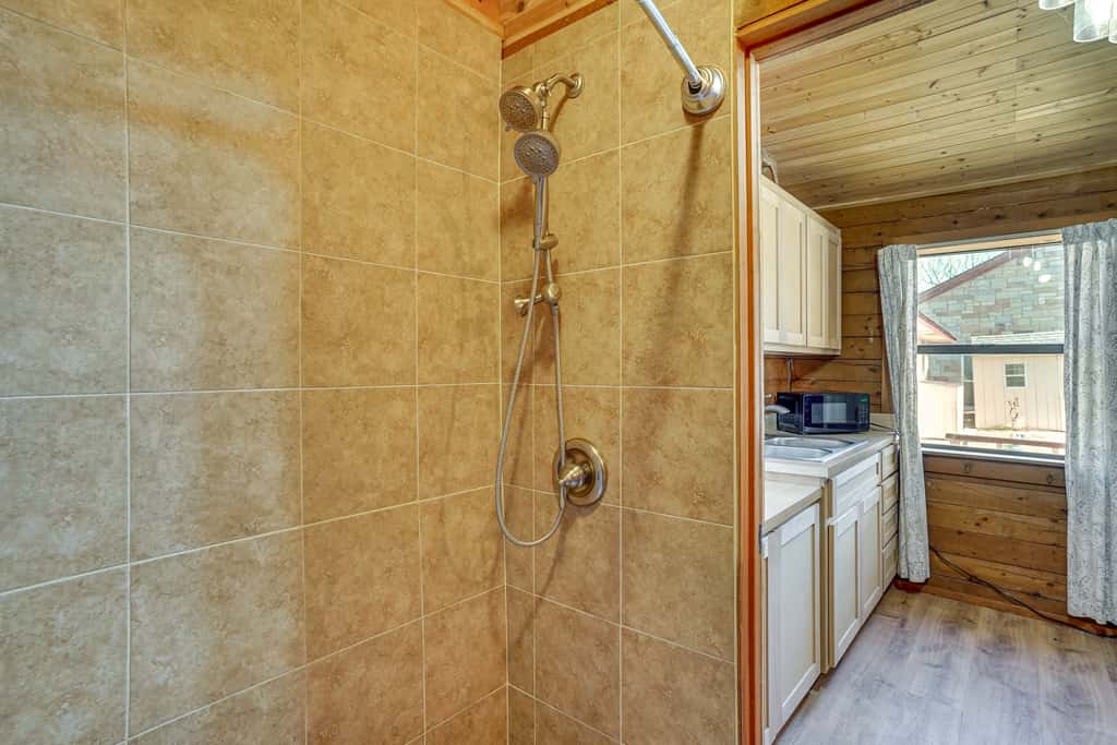 5 Mi to Granbury Square: Waterfront Escape w/ Dock