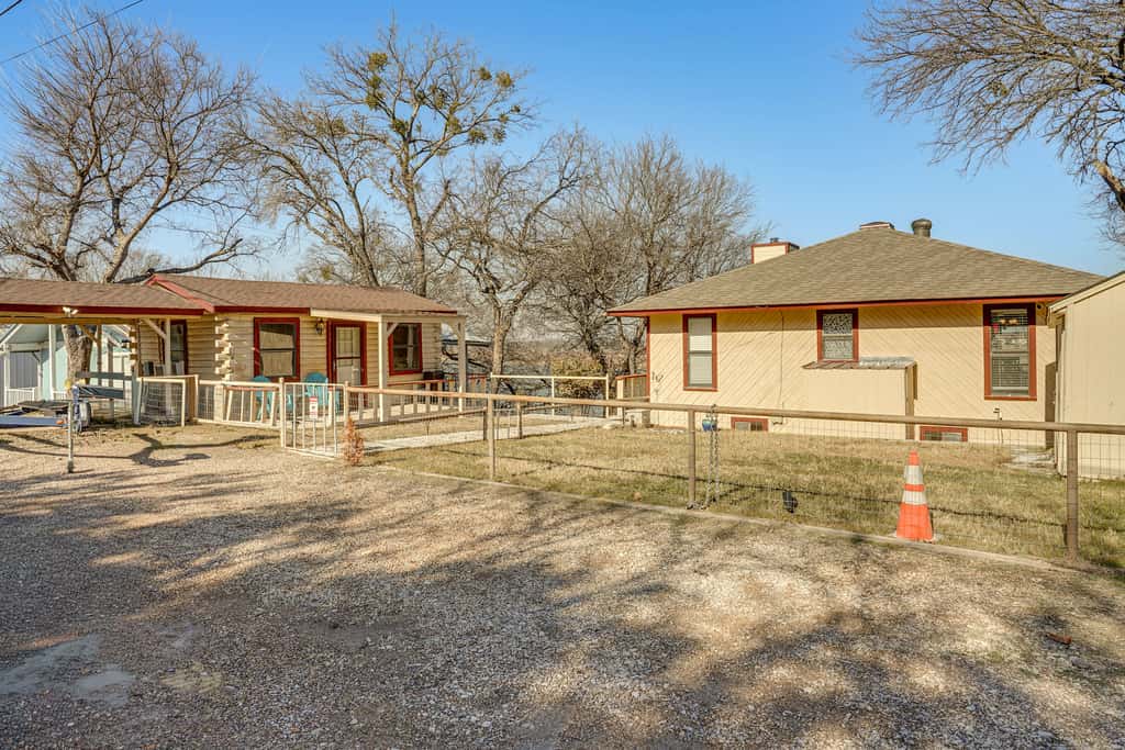 5 Mi to Granbury Square: Waterfront Escape w/ Dock