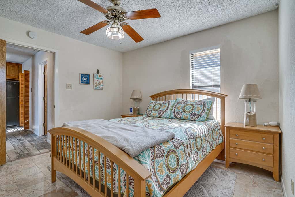 5 Mi to Granbury Square: Waterfront Escape w/ Dock