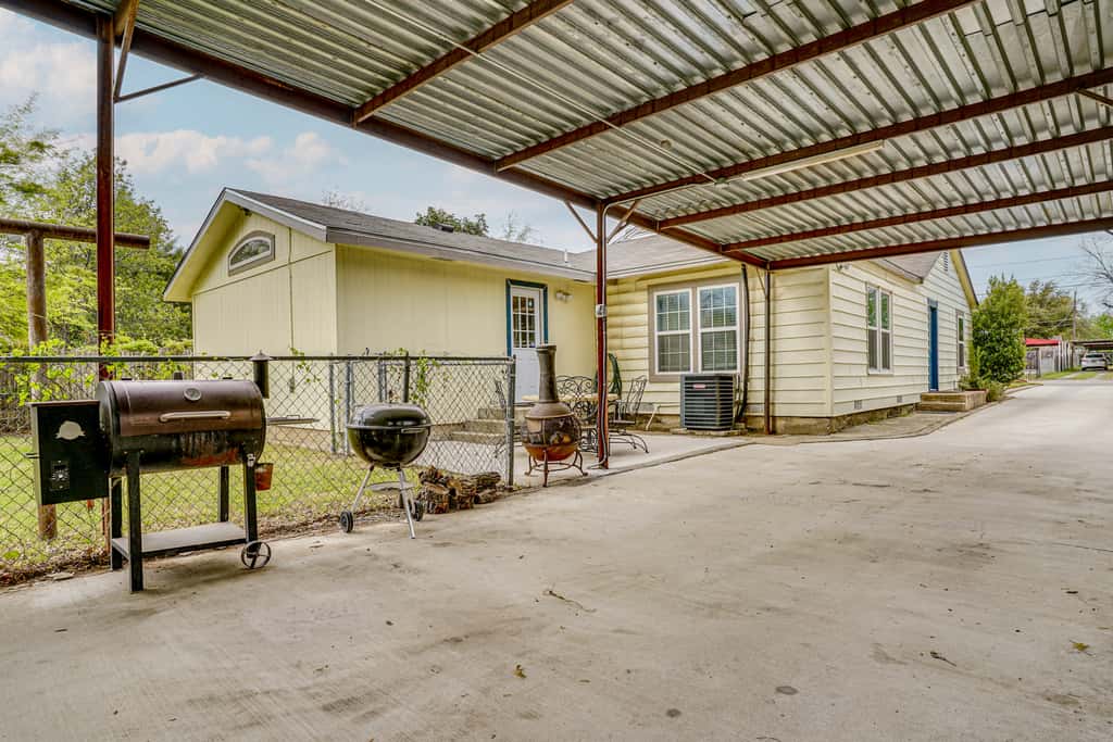 Family + Pet Friendly: Fort Worth Home Near TCU!