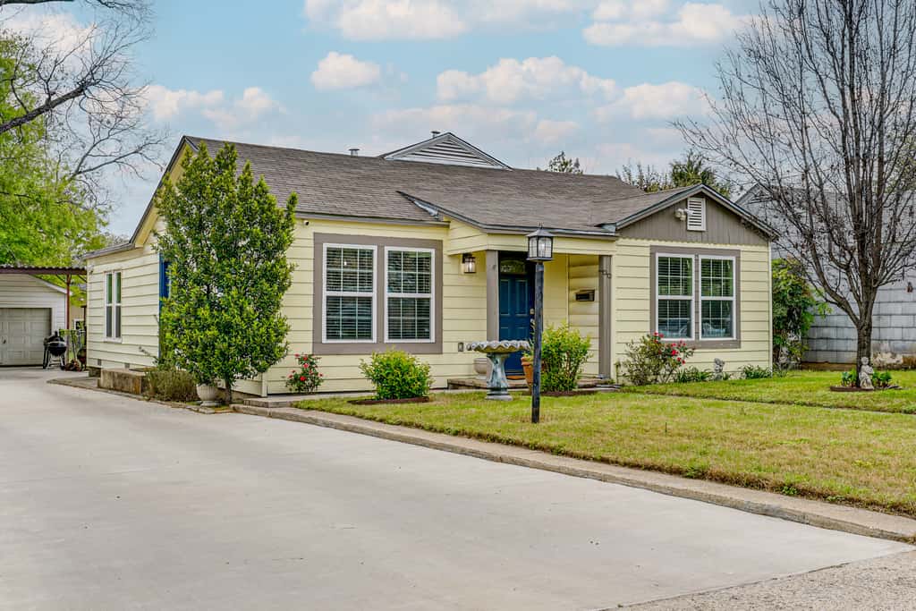 Family + Pet Friendly: Fort Worth Home Near TCU!