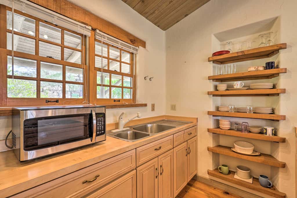 Hike & Relax: Prescott Studio w/ Thumb Butte Views