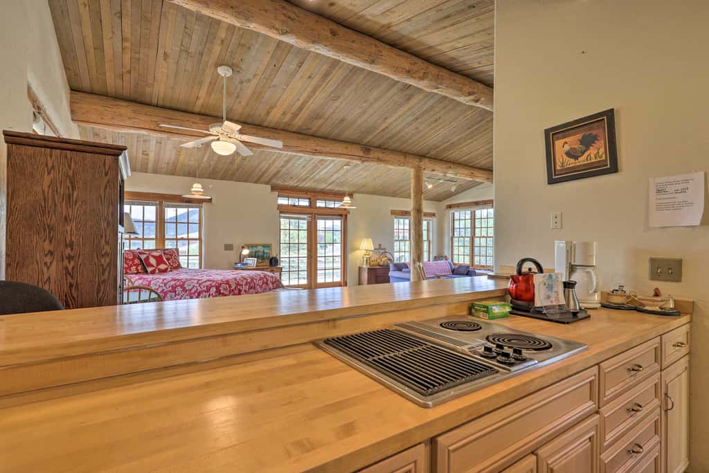 Hike & Relax: Prescott Studio w/ Thumb Butte Views