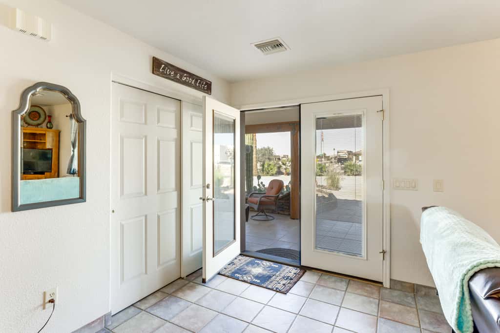 Mtn-View Casita w/ Rooftop Deck & Patio in Yuma!