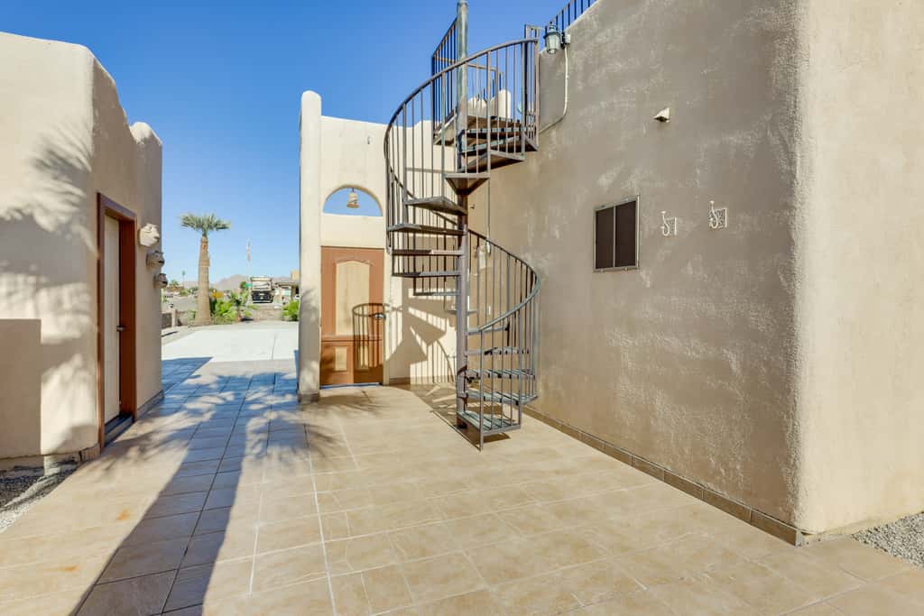 Mtn-View Casita w/ Rooftop Deck & Patio in Yuma!