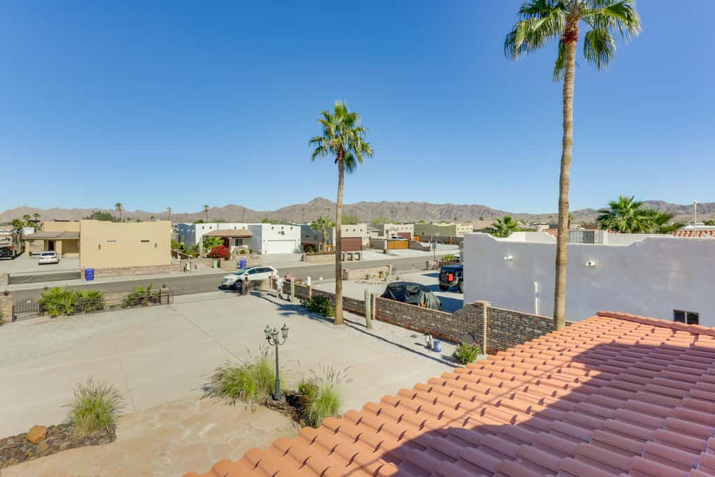 Mtn-View Casita w/ Rooftop Deck & Patio in Yuma!