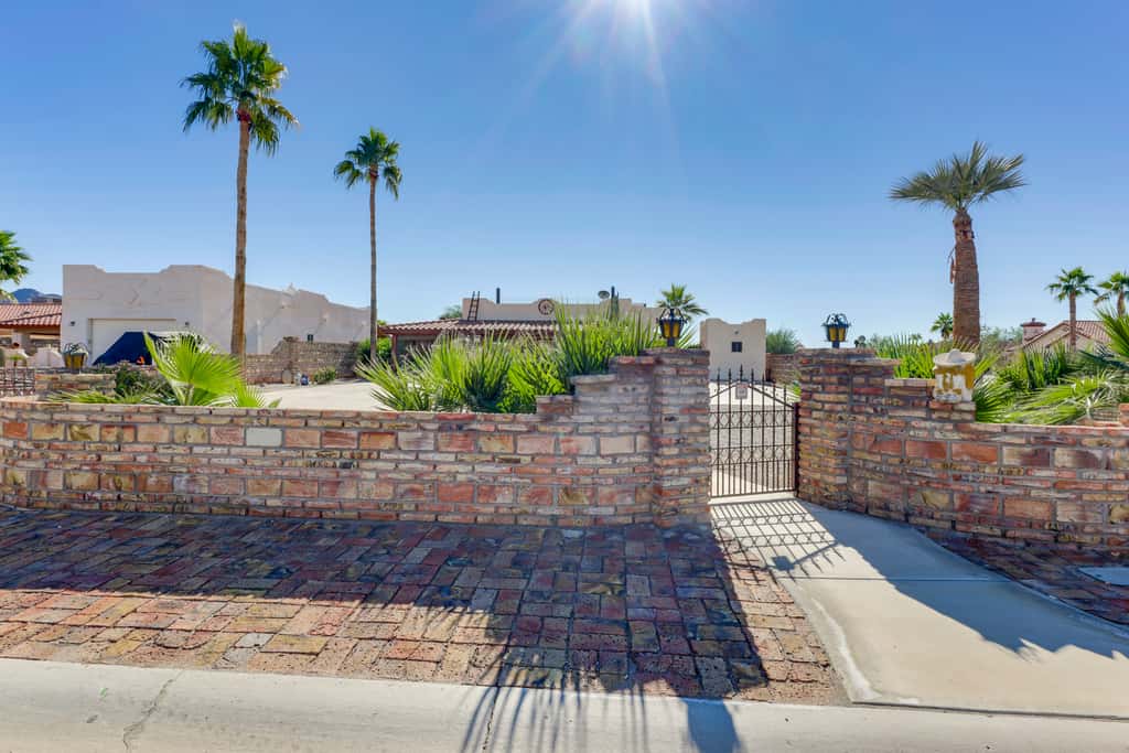 Mtn-View Casita w/ Rooftop Deck & Patio in Yuma!