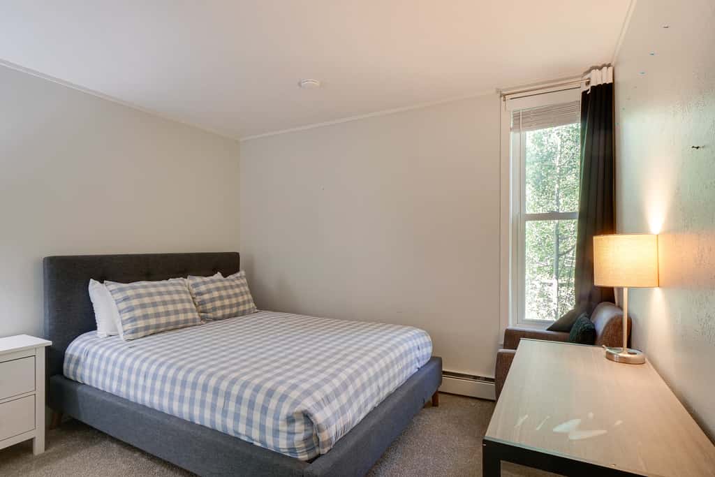 Pool & Hot Tub Access! Silverthorne Basecamp
