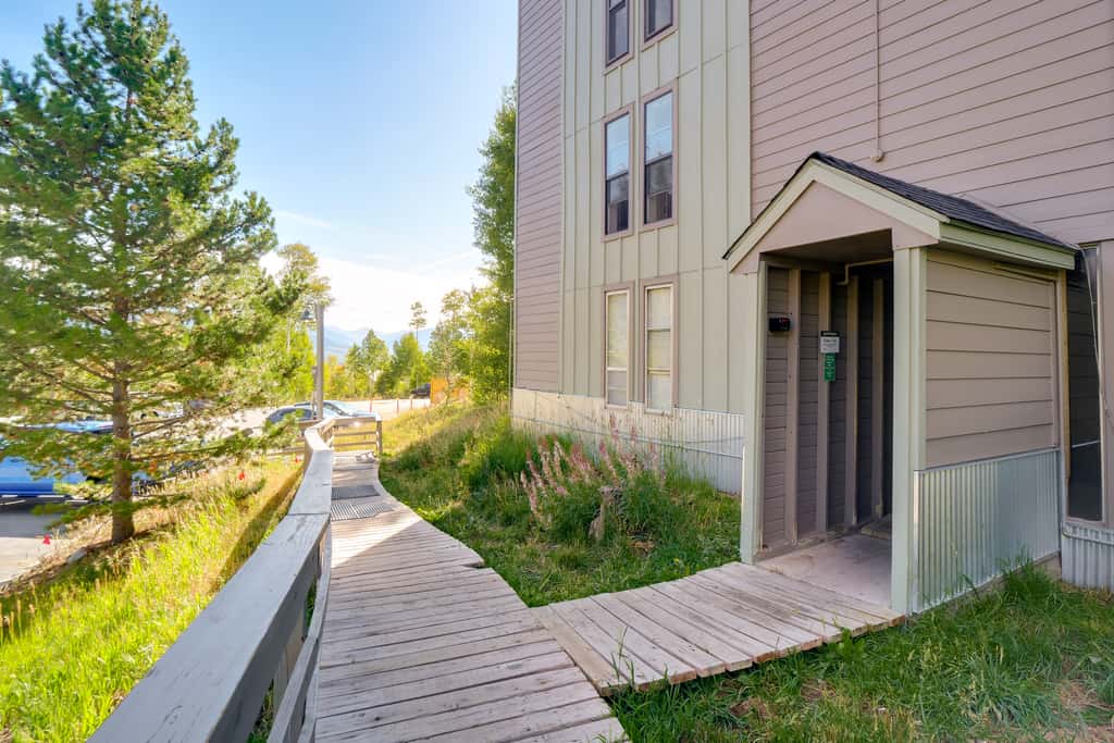 Pool & Hot Tub Access! Silverthorne Basecamp