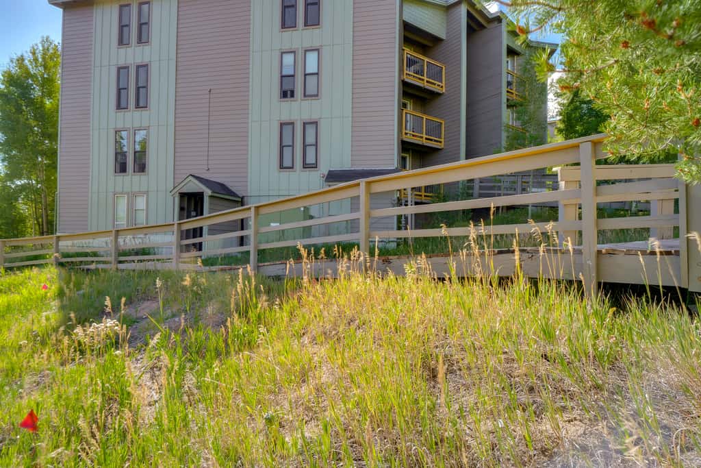 Pool & Hot Tub Access! Silverthorne Basecamp