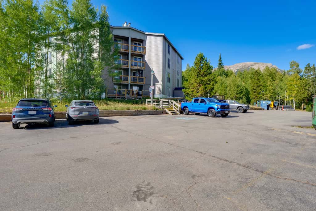 Pool & Hot Tub Access! Silverthorne Basecamp