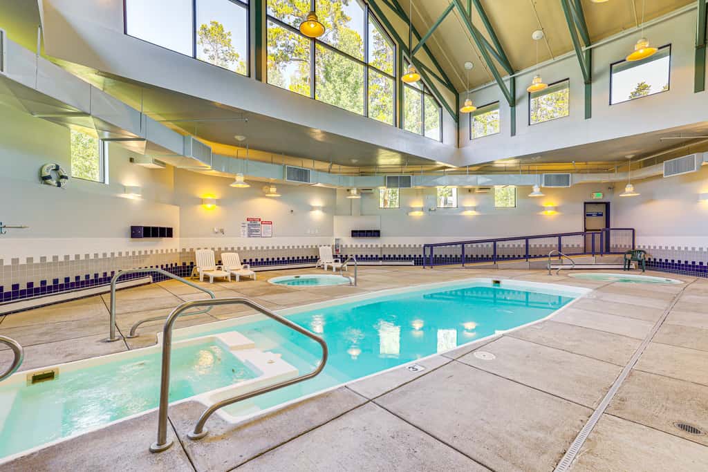 Pool & Hot Tub Access! Silverthorne Basecamp