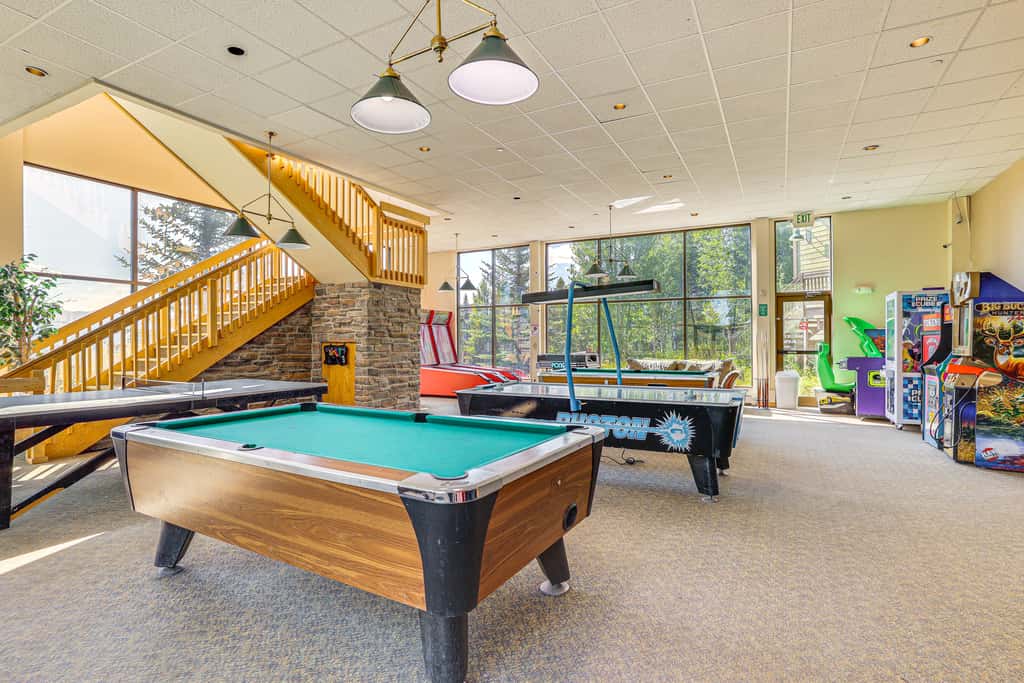 Pool & Hot Tub Access! Silverthorne Basecamp