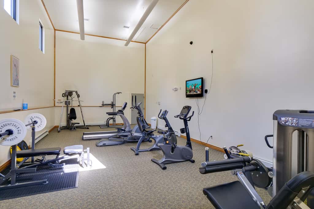 Pool & Hot Tub Access! Silverthorne Basecamp